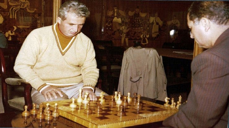 Cum arată și cât costă tabla de șah a lui Nicolae Ceaușescu