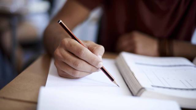 Perle de la BAC la Limba şi literatura română. Ce au mai scris elevii în lucrările de la Bacalaureat, în 2021