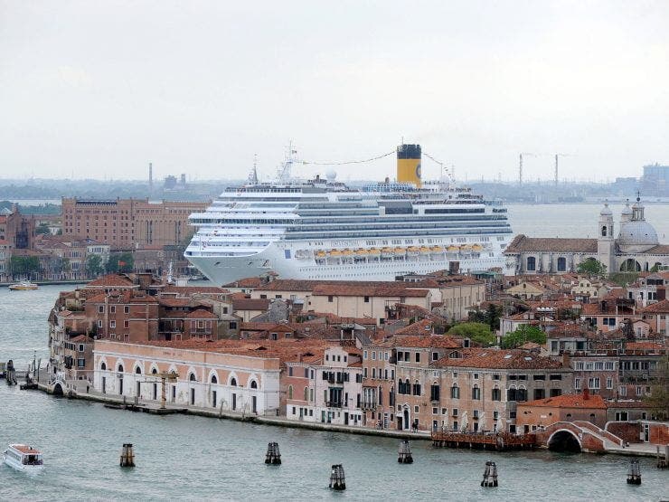 Veneția ar putea fi pusă pe lista orașelor aflate în pericol