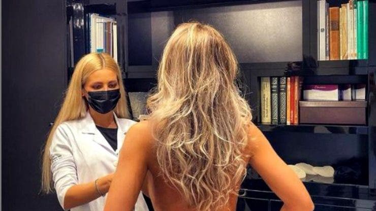 Bianca Drăgușanu a fost din nou la medicul estetician! Vedeta își schimbă implanturile
