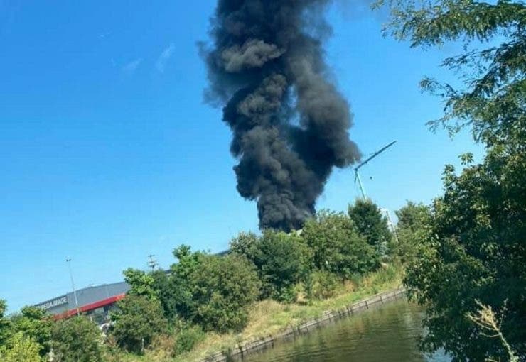 Incendiu de proporții în Mogoșoaia! Au intervenit deja 15 autospeciale