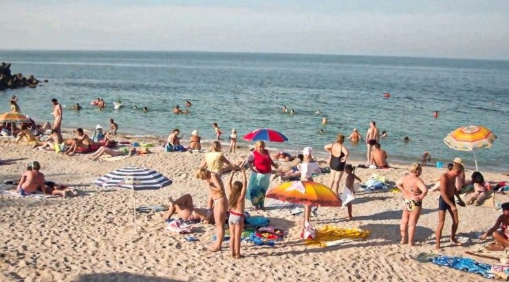 Prețurile de pe litoralul românesc au scăzut cu 40%. Cât costă o noapte de cazare în Mamaia