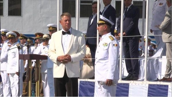 Spactacul pe mare și pe uscat de Ziua Marinei. Klaus Iohannis și Florin Cîțu participă la ceremoniile din portul militar Constanța
