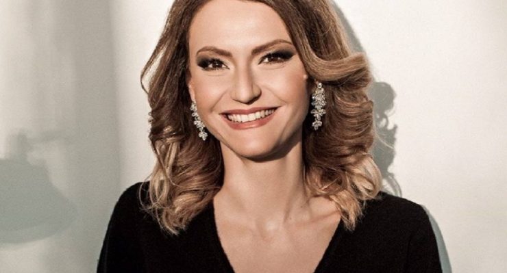 Dana Razboiu in costum de baie