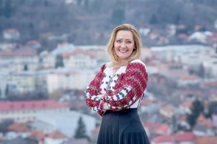 Ce salariu primește primărița Elena Lasconi. ”La PRO TV făceam banii ăștia în 40 de minute”