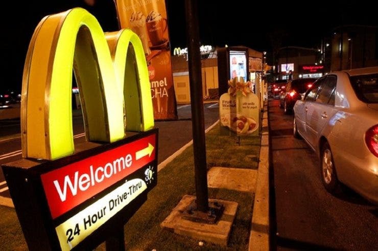 S-a aflat secretul! De ce clienții McDonald’s sunt puși să aștepte la coadă la drive-thru