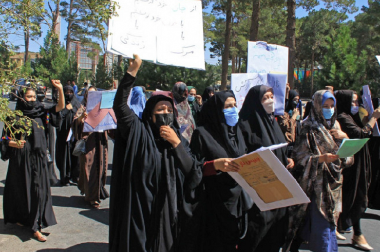 Femeile afgane organizează un protest pentru a cere drepturi talibanilor. „Nu ne este frică, suntem uniți” 25