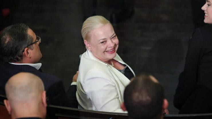 Imagini controversate cu deputatul PSD Rodica Nassar! A mers în Parlament purtând la gât un medalion antiCovid