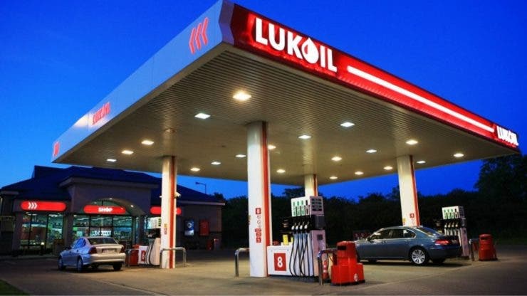 Ce salariu are un angajat la benzinăriile Lukoil