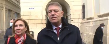 Cum s-a îmbrăcat Carmen Iohannis la slujba de Crăciun! Accesoriul care a atras atenția tuturor 38 Monden
