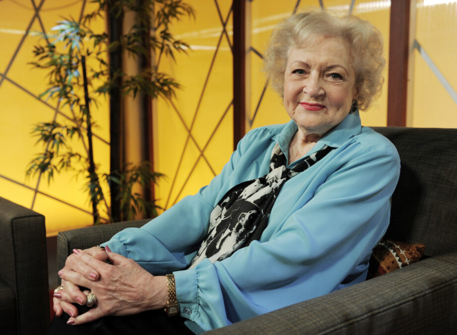 A murit Betty White. Actrița ar fi împlinit luna aceasta 100 de ani 26 a murit