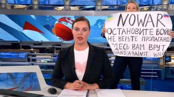 Jurnalista care a protestat în direct față de invazia rusă din Ucrain