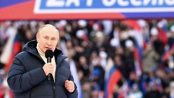 Vladimir Putin și-a scos propaganda pe stadion