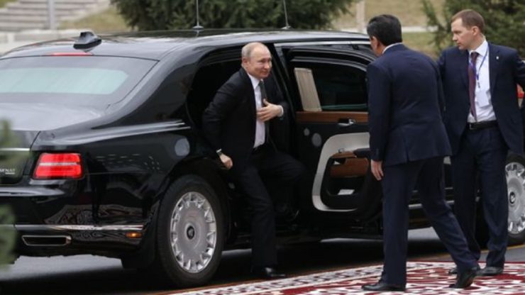 Cine sunt bodybuarzii lui Putin. Motivul pentru care ar purta mereu umbrele și serviete 25