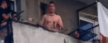 Patru tineri din Focșani au făcut grătar pe balcon
