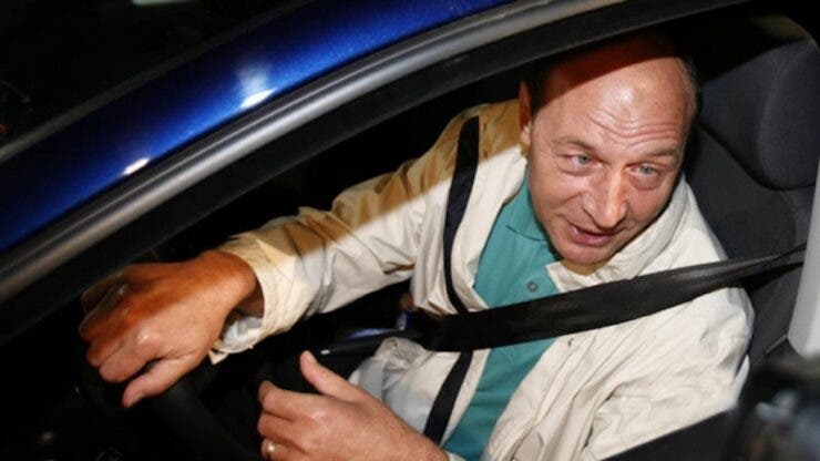 Traian Basescu a provocat un accident rutier