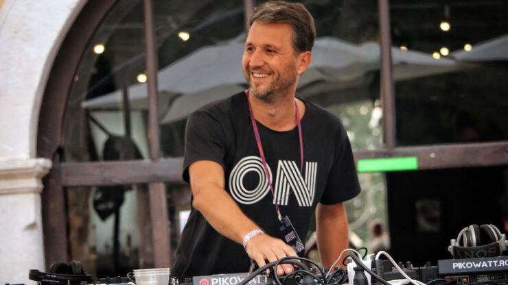 Meseria secretă a lui Andi Moisescu! Puțini știu cu ce se ocupă în timpul liber 25 Andi Moisescu DJ
