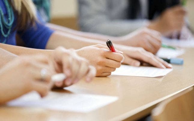 Elevii unei școli din Dolj au primit subiectele greșite la Evaluarea Națională