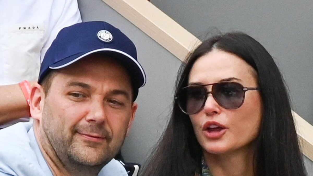 Demi Moore, mai îndrăgostită ca niciodată! Actrița a fost surprinsă în ipostaze inedite alături de noul iubit 26 Demi Moore