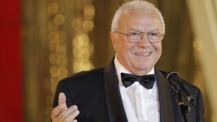 Primele imagini cu Alexandru Arșinel, după ce a fost externat din spital: "De la o vreme nu mai fac așa bine" 25 Primele imagini cu Alexandru Arșinel, după ce a fost externat din spital