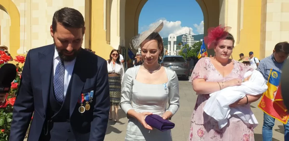Principele Nicolae și-a botezat fiul. Strănepotul Regelui Mihai a fost creștinat la Catedrala Încoronării din Alba Iulia 26 principele Nicolae