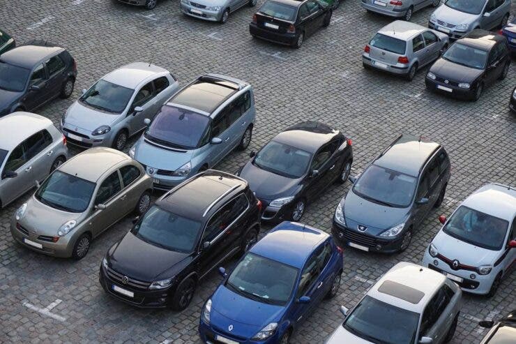 Cum să folosești Google Maps dacă uiți des unde parchezi mașina