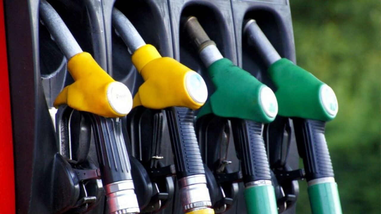 Motorina s-ar putea scumpi de la 1 iulie 2026. Șoferii ar putea plăti până la 9,50 lei pe litru