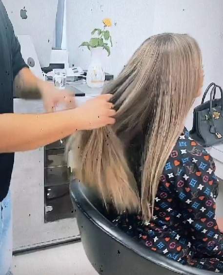 Adevăraţa faţă a Biancăi Drăguşanu. Cum arată vedeta fără extensii. Blondina s-a vopsit și s-a tuns (FOTO) 26 bianca dragusanu