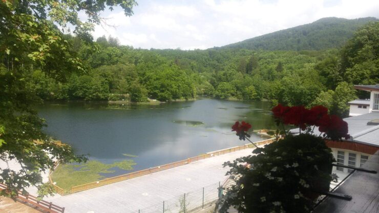 Lacul din România care a apărut pe 27 mai 1875, la ora 11.00! Apa lui este tămăduitoare 25 apa tamaduitoare