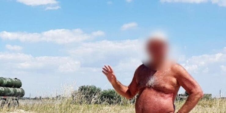 Un rus s-a fotografit în slip. Imaginea cu el a ajuns și la cei din Ministerul Apărării din Ucraina: „Mulțumim”