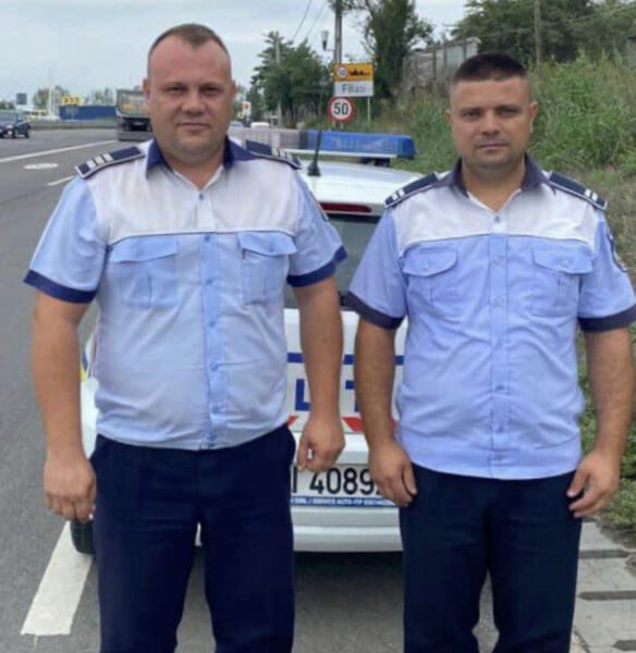 Doi polițiști au devenit eroi pentru o zi. Au sărit în ajutorul unei fețite de doar zece zile: “Ne-am făcut doar datoria de oameni” 26