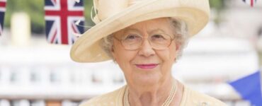 Gestul neașteptat al lui Mary Reynolds, sosia Reginei Elisabeta a II-a, după anunțul morții acesteia. Ce a decis să facă