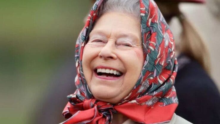Reacția de milioane a Reginei Elisabeta a II-a când doi turiști americani n-au recunoscut-o. Ce le-a răspuns când au întrebat-o „dacă a văzut-o pe Regină”