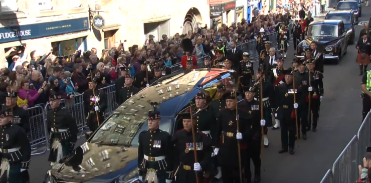 procesiunea religioasa a reginei elisabeta