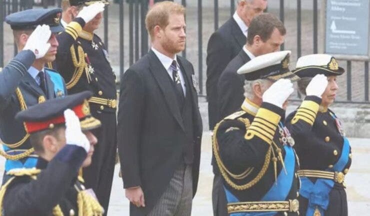 Prințul Harry nu a făcut acest gest semnificativ la înmormântarea bunicii sale, Regina Elisabeta a II-a