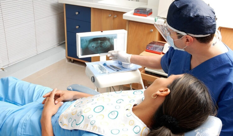 Cazul ei este destul de rar. O femeie a mers la dentist cu maxilarul umflat și a primit un diagnostic crunt 25