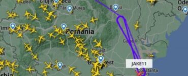 JAKE11, cel mai urmărit avion din lume aparține NATO și zboară în cerc deasupra României. Care este destinația