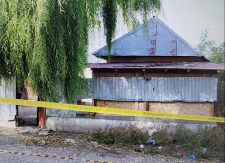 Cadavrele tinerilor de 16 și 18 ani, abandonate într-o casă părăsită din Drăgănești de Vede