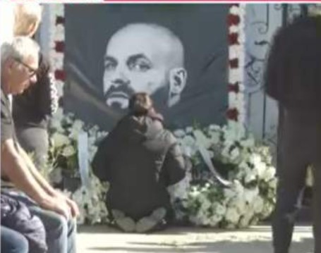 Familia și fanii își iau adio de la Nosfe. Artistul este înmormântat 26