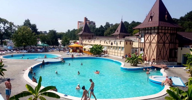 Toxiinfecție alimentară sau virus periculos? Autoritățile, în alertă după ce zeci de copii s-au îmbolnăvit la Băile Felix 25 Băile Felix