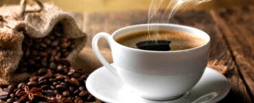 Ingredientul care trebuie neapărat adăugat în cafea pentru efecte miraculoase