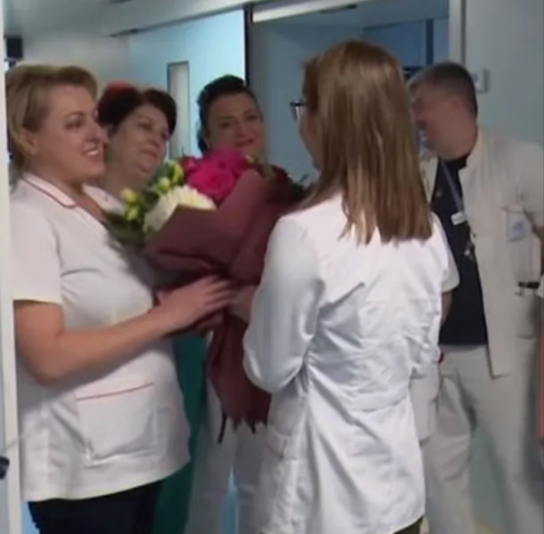 Andreea s-a trezit din comă după 23 de zile. Acum este studentă la Medicină și luptă alături de medicii de la ATI, pentru a salva viețile pacienților 26