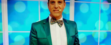 Un cântăreț de muzică populară a trăit o adevărată dramă. A fost crescut cu greu de bunica nevăzătoare, iar acum este diagnosticat cu o boală cruntă 36 Monden