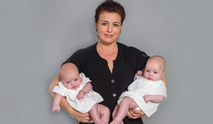 Primele gemene univiteline prin FIV s-au născut la Cluj. Mama: „Am sperat încontinuu că dorința se va împlini” 25 Primele gemene univiteline prin FIV s-au născut la Cluj. Mama: „Fiecare lucru vine atunci când trebuie să vină”