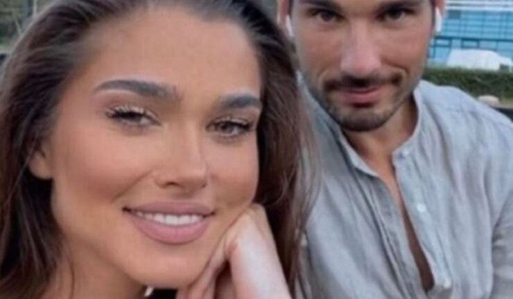 Theo Rose, însărcinată! Când ar urma să nască îndrăgita cântăreață