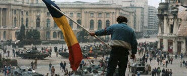Cum se încălzeau românii în fața frigului pe vremea lui Ceaușescu? Iernile erau mai aspre în perioada dictaturii 