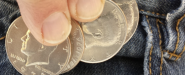 Ce monedă trebuie să ai în buzunar, în noaptea dintre ani. Îți va aduce noroc la bani în 2023