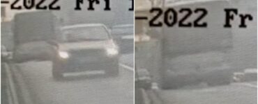 VIDEO Momentul în care autocarul cu 47 de turiști greci este strivit de limitatorul de înălțime. Impactul violent a fost filmat