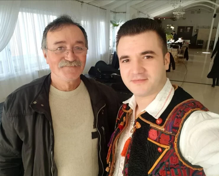 Îl mai ții minte pe Mitică din „Vacanța Mare"? De ani întregi a dispărut complet din lumina reflectoarelor! Ce face azi Emilian Rădinoiu 25 emilian radinoiu