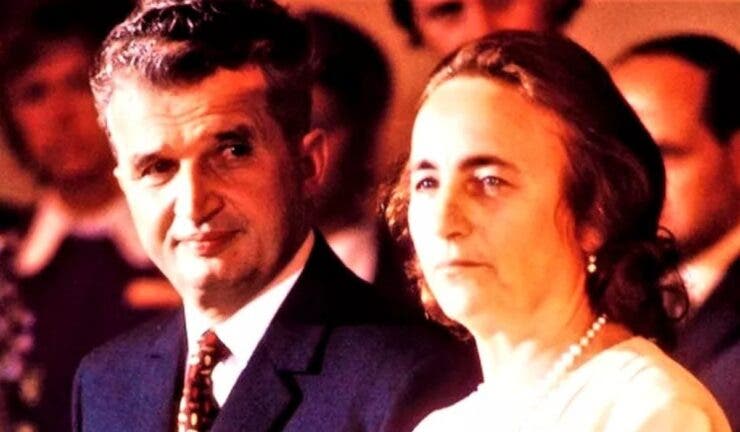 Ce tic nervos avea Nicolae Ceaușescu. „Se uita mereu să vadă...”